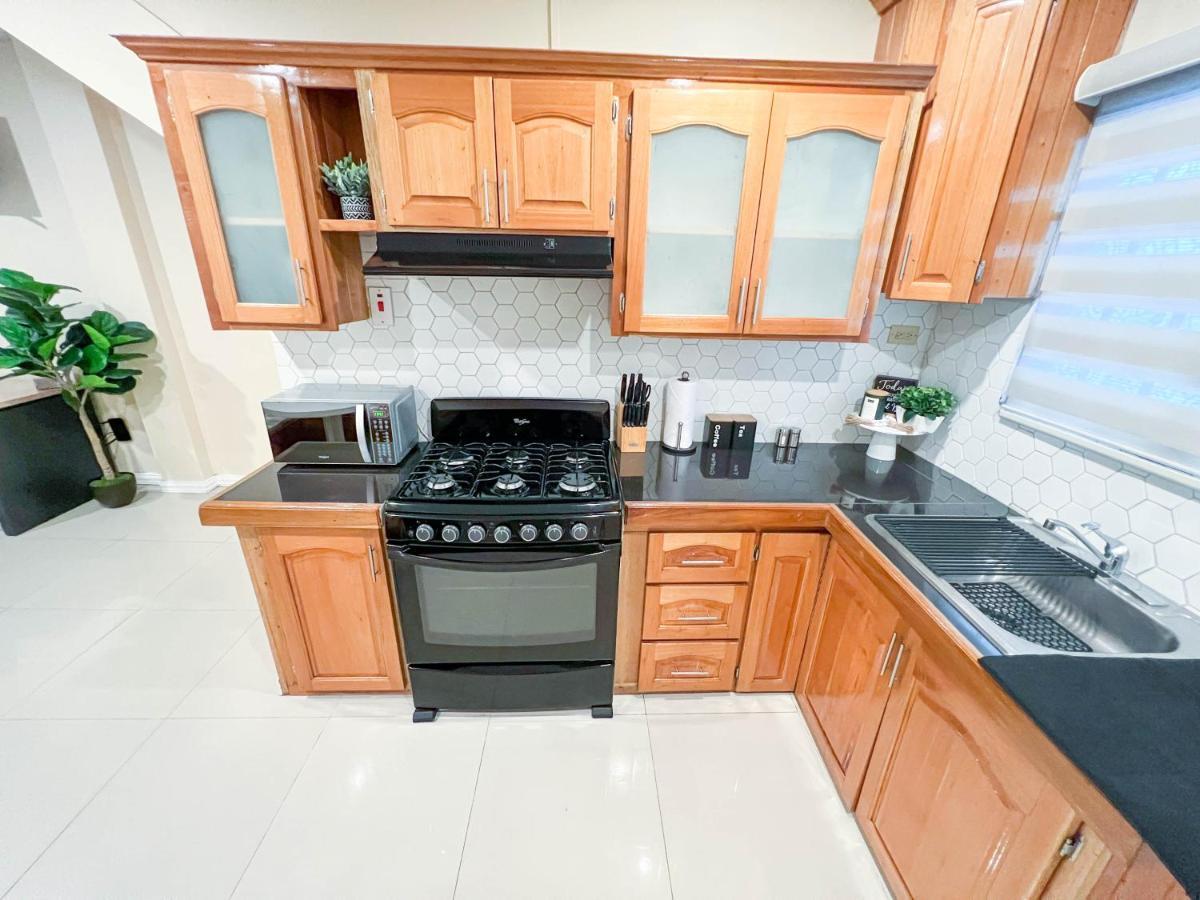 Stacys Place #4 Studio Apartment Port of Spain Екстер'єр фото